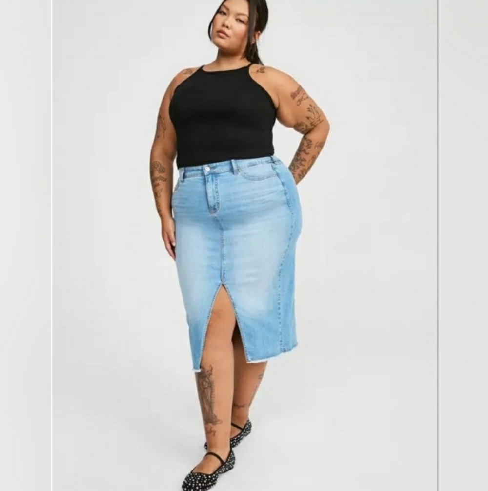 Torrid NWT 22 Midi Denim Front Slit Skirt Light Blue Denim Pencil Skirt - Picture 6 of 14